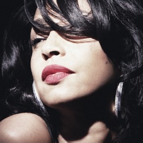 Sade gör cover på Thin Lizzys Still in love with you